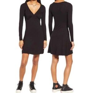 BP Dress Long Sleeve V-Neck Mini Black Solid Casual Neutral